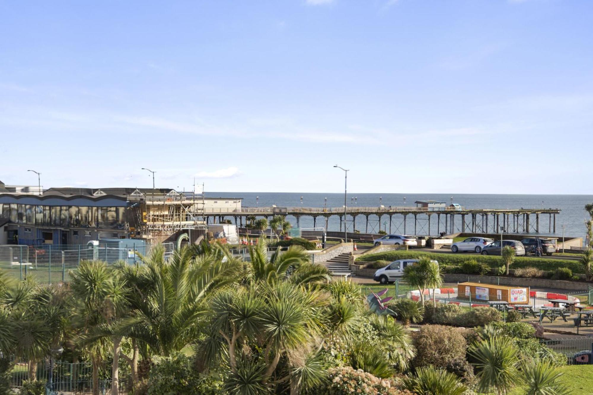 Sea Breeze Holiday home