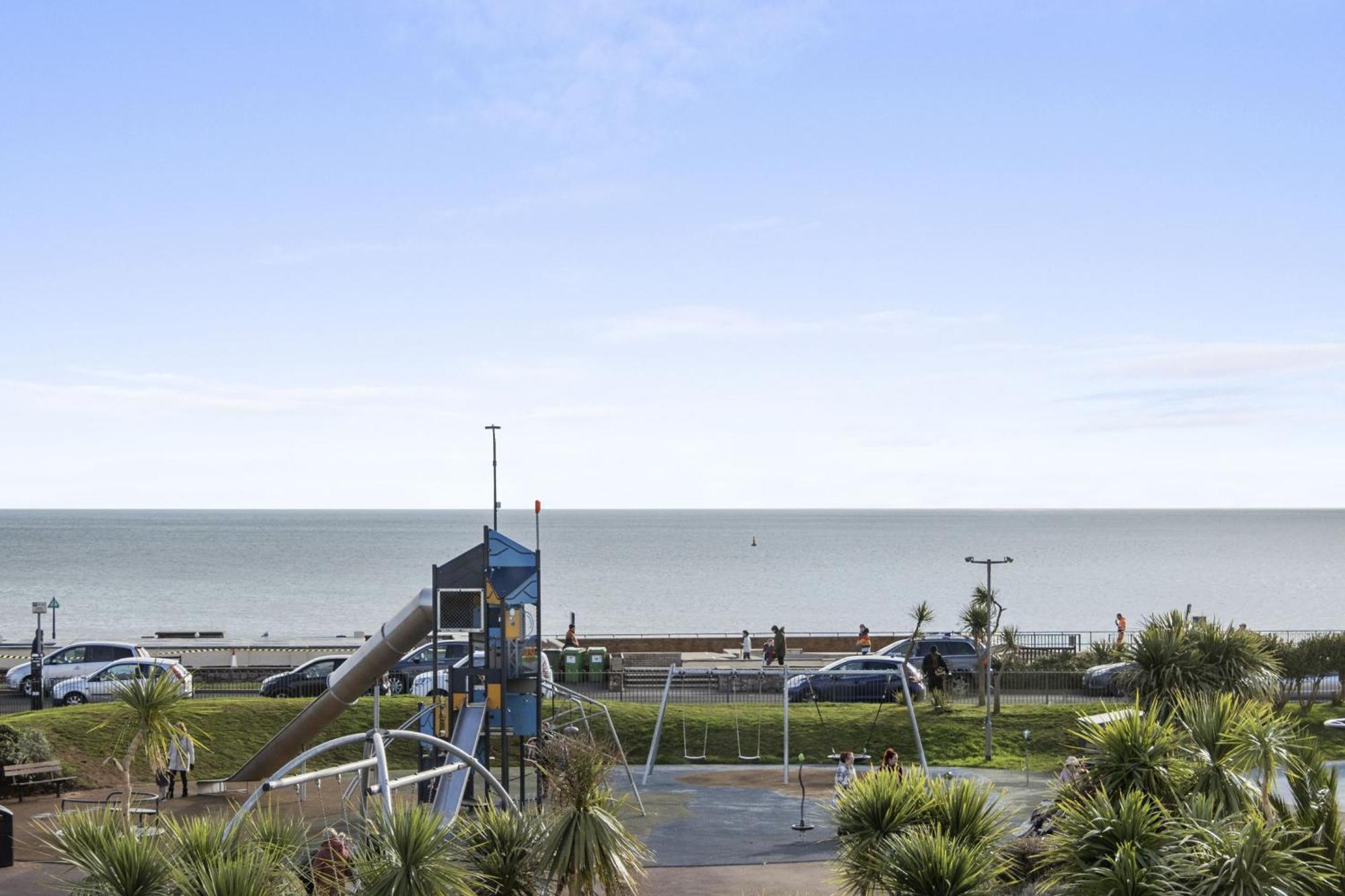 Sea Breeze * Teignmouth